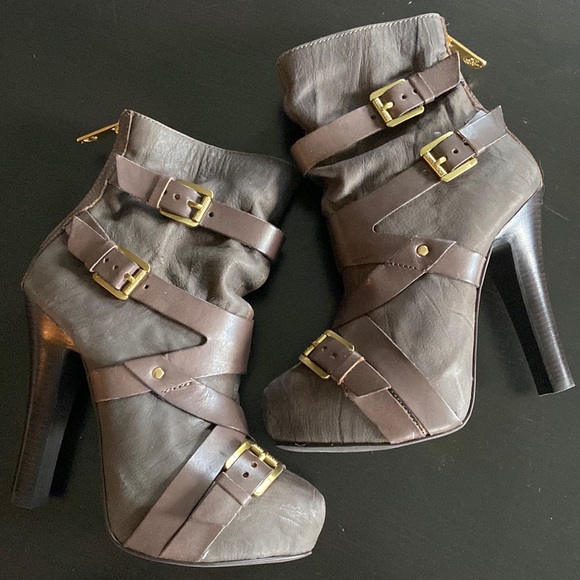 Michael Kors Tantum Platform Ankle Boots - Picture 3 of 13